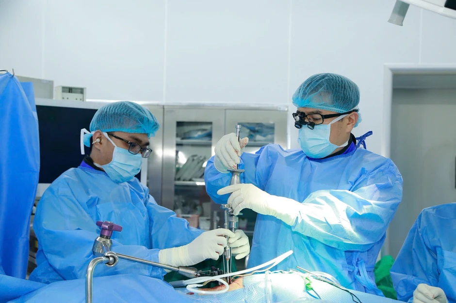 Ba công nghệ tiên tiến nâng tầm phẫu thuật cột sống Ba công nghệ tiên tiến nâng tầm phẫu thuật cột sống