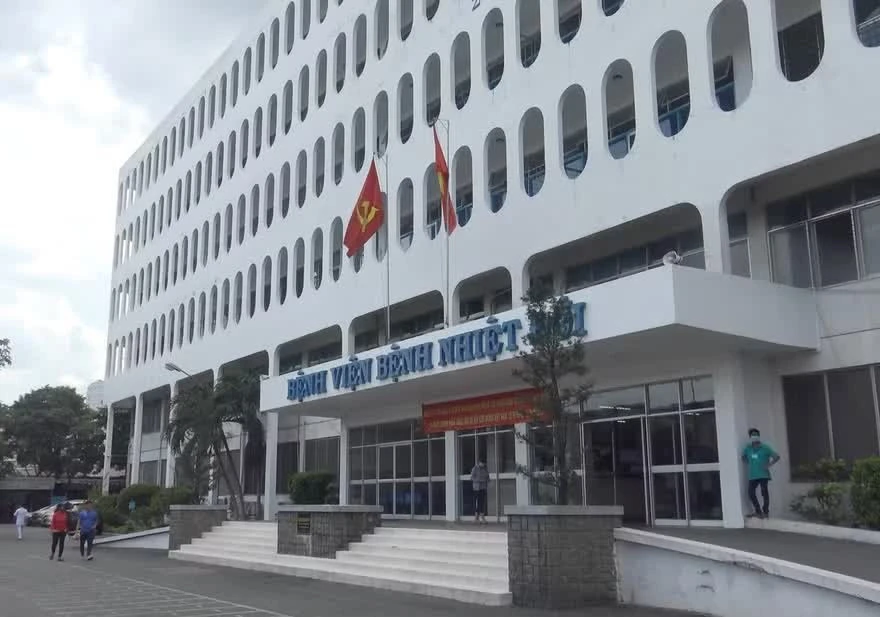 Ba học sinh cùng trường mắc não mô cầu, một em đã tử vong Ba học sinh cùng trường mắc não mô cầu, một em đã tử vong