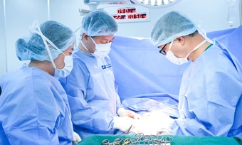 Ba khối u chèn ép niệu đạo người phụ nữ - Báo TinVina