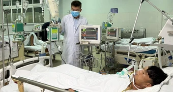 Ba người cùng nhà nhập viện sau khi ăn cá ủ chua, 1 ca hôn mê