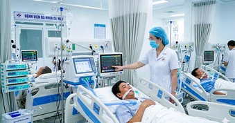 Ba người ở Cà Mau nhập viện nghi ngộ độc rượu, một người tử vong