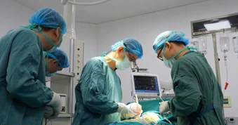 Bác sĩ Bạch Mai cứu thành công bệnh nhân phình quai động mạch chủ