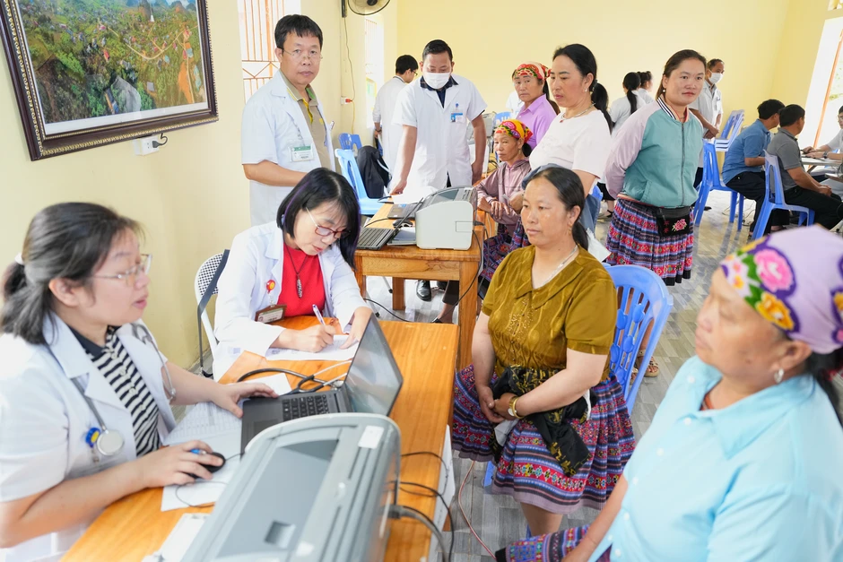 Bác sĩ Bạch Mai giúp đồng bào Sơn La chăm sóc sức khỏe như tại Thủ đô Bác sĩ Bạch Mai giúp đồng bào Sơn La chăm sóc sức khỏe như tại Thủ đô