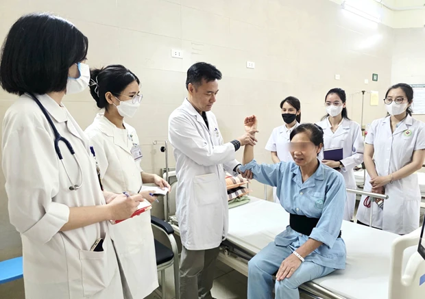 Bác sĩ Bệnh viện Bạch Mai cảnh báo 1 tình trạng bệnh đang tăng nhanh, người già hay trẻ đều mắc nhiều Bác sĩ Bệnh viện Bạch Mai cảnh báo 1 tình trạng bệnh đang tăng nhanh, người già hay trẻ đều mắc nhiều