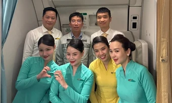 Bác sĩ Bệnh viện Bạch Mai kịp thời cứu hành khách trên chuyến bay Hà Nội-Paris