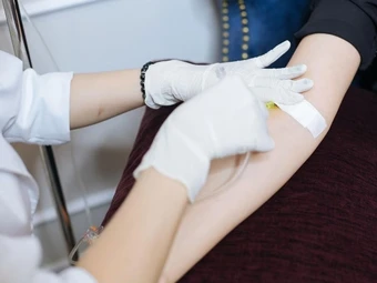 Bác sĩ Bệnh viện Da liễu Trung ương cảnh báo: trào lưu  truyền trắng da làm đẹp có thể gây nguy hiểm tính mạng