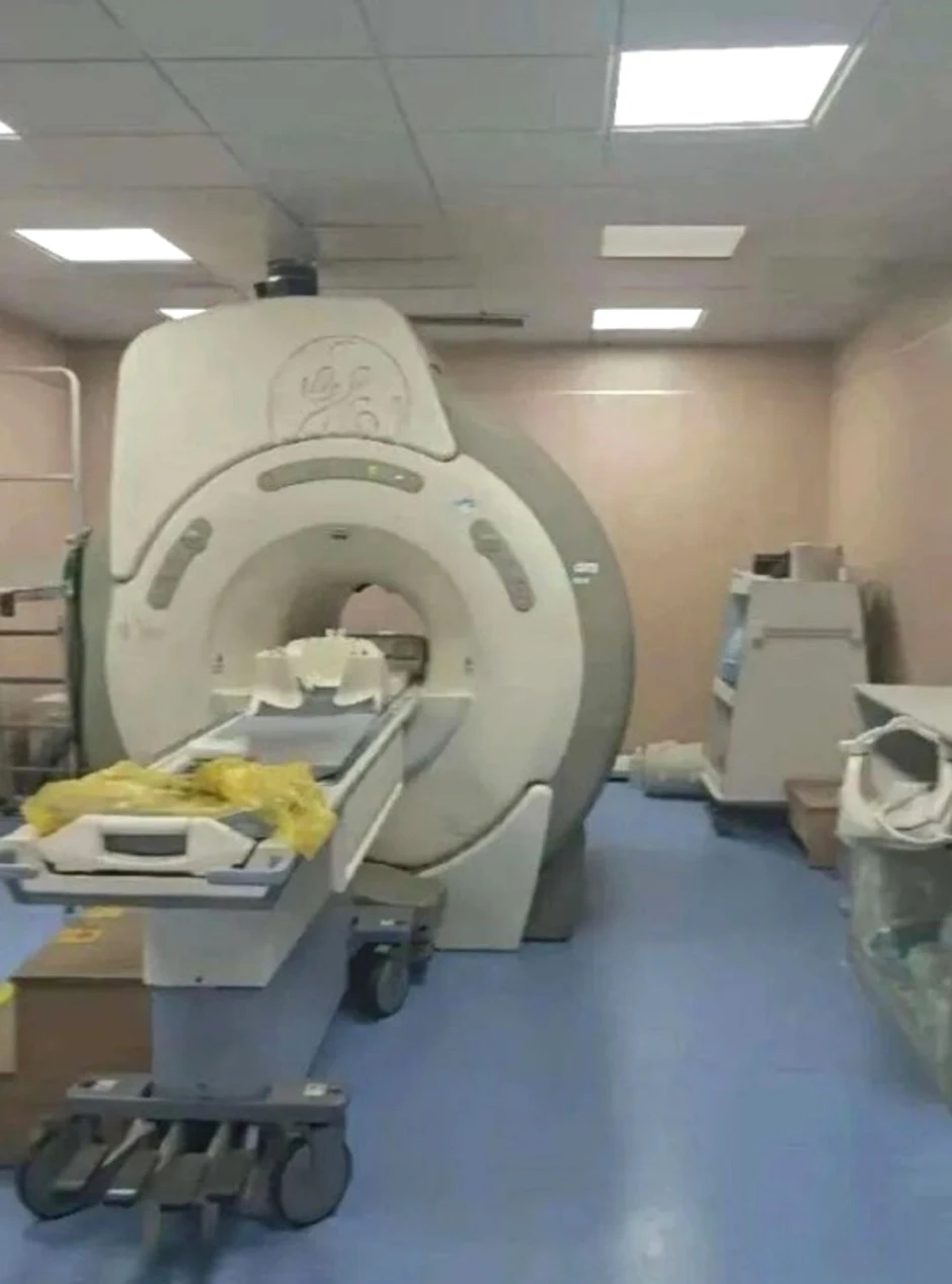 Bác sĩ bỏ quên bệnh nhân 6 tiếng trong máy chụp cộng hưởng từ Bác sĩ bỏ quên bệnh nhân 6 tiếng trong máy chụp cộng hưởng từ