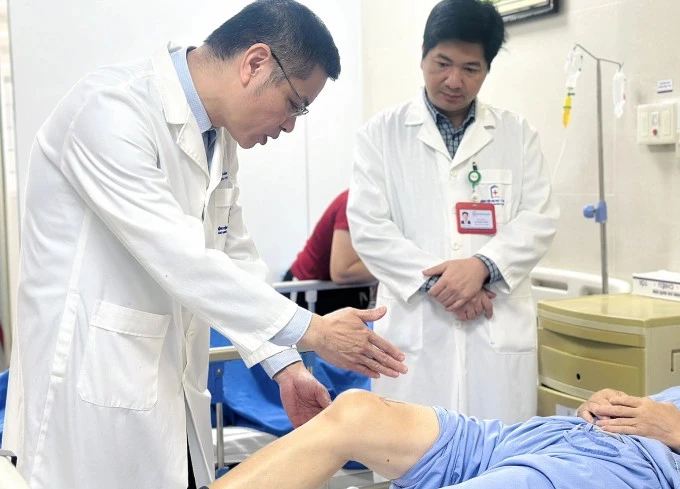 Bác sĩ cảnh báo khớp gối bị tàn phá ở người trẻ Bác sĩ cảnh báo khớp gối bị tàn phá ở người trẻ