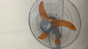 Bác sĩ cảnh báo sai lầm nguy hại sức khỏe khi ngủ bật quạt mùa nóng