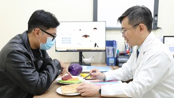 Bác sĩ chỉ cách kết hợp thực phẩm giúp tăng hấp thu sắt - Báo TinVina