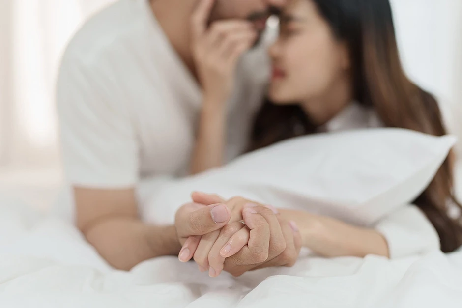 Bác sĩ chỉ ra lợi ích, rủi ro khi gần gũi 'ngày đèn đỏ' Bác sĩ chỉ ra lợi ích, rủi ro khi gần gũi 'ngày đèn đỏ'