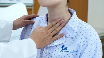 Bác sĩ chỉ ra thay đổi trên mặt cảnh báo bệnh tuyến giáp - Báo TinVina