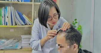 Bác sĩ chỉ thói quen khiến nhiều người trẻ hói đầu, rụng tóc