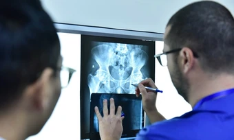 Bác sĩ dự báo ca thay khớp háng tăng trong 10 năm tới