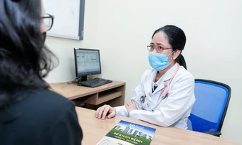 Bác sĩ hướng dẫn người hen suyễn dùng thuốc đúng cách - Báo TinVina