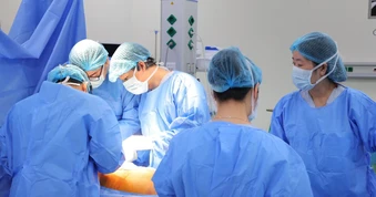 Bác sĩ nghẹn giọng kể chuyện ngày chủ nhật: "Người hiến tạng là chàng trai trẻ ở độ tuổi đôi mươi bị đuối nước, hết ngừng tuần hoàn thì chết não..."