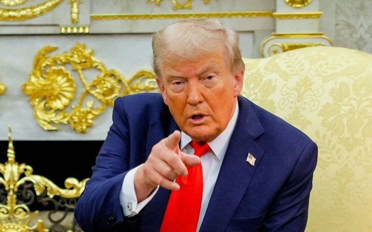 Bác sĩ Nhà Trắng lên tiếng về vết đỏ lạ trên cổ Tổng thống Trump Bác sĩ Nhà Trắng lên tiếng về vết đỏ lạ trên cổ Tổng thống Trump
