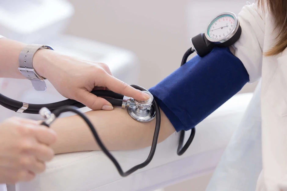 Bài tập giúp hạ huyết áp tốt hơn cả chạy bộ: Không cần thiết bị, mỗi lần chỉ vài phút Bài tập giúp hạ huyết áp tốt hơn cả chạy bộ: Không cần thiết bị, mỗi lần chỉ vài phút