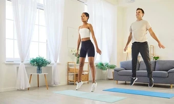 Bài tập nhảy tại chỗ 50 giây giúp bay mỡ thừa của người Nhật