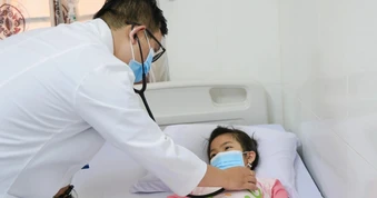 Bán bánh mì khiến 86 người nhập viện, chủ tiệm bị phạt 80 triệu đồng