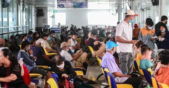 Bao giờ bệnh nhân ung thư hết rồng rắn đến 23 giờ đêm để... chụp chiếu?