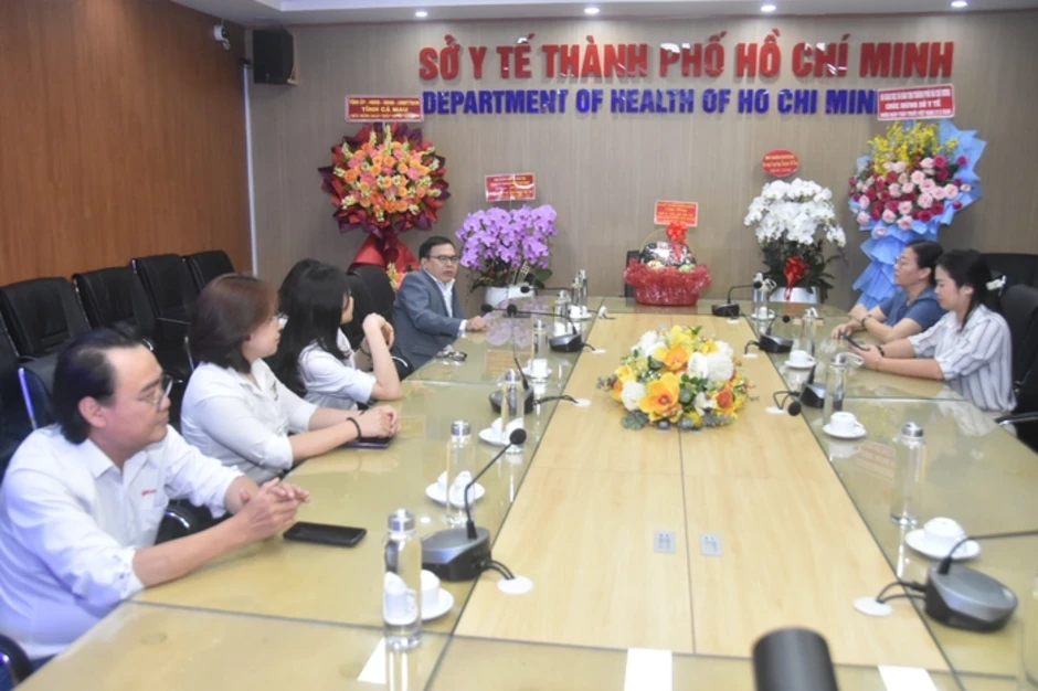 TinVina đi thăm, chúc mừng đội ngũ y-bác sĩ nhân Ngày Thầy thuốc Việt Nam TinVina đi thăm, chúc mừng đội ngũ y-bác sĩ nhân Ngày Thầy thuốc Việt Nam