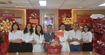 TinVina đi thăm, chúc mừng đội ngũ y-bác sĩ nhân Ngày Thầy thuốc Việt Nam