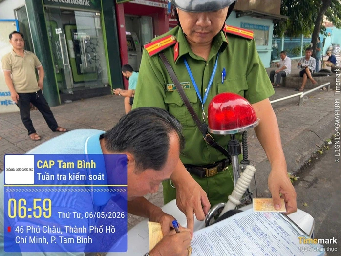 Bất ngờ với hình ảnh trước cổng Bệnh viện Đa khoa Thủ Đức TPHCM Bất ngờ với hình ảnh trước cổng Bệnh viện Đa khoa Thủ Đức TPHCM