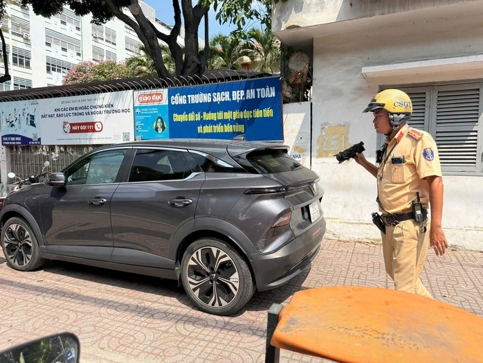 Bất ngờ với hình ảnh trước cổng Bệnh viện Đa khoa Thủ Đức TPHCM Bất ngờ với hình ảnh trước cổng Bệnh viện Đa khoa Thủ Đức TPHCM
