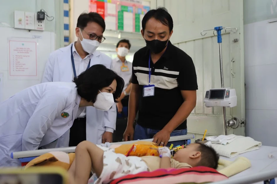 Bầu trời TPHCM mờ đục, coi chừng trẻ bệnh nặng Bầu trời TPHCM mờ đục, coi chừng trẻ bệnh nặng