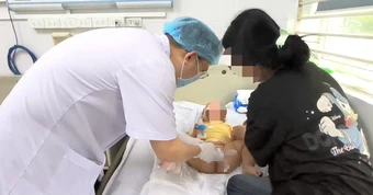 Bé 13 tháng tuổi phát hiện ung thư tinh hoàn: Bác sĩ khuyến cáo