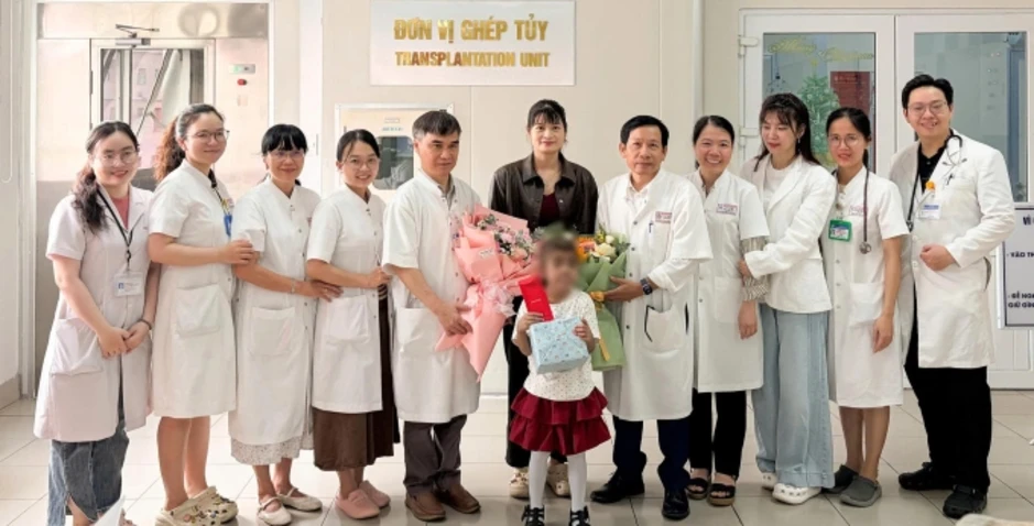 Bé gái 11 tuổi hiến tủy cứu sống em trai Bé gái 11 tuổi hiến tủy cứu sống em trai
