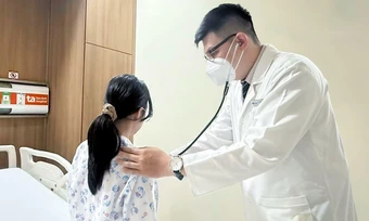 Bé gái 12 tuổi loét dạ dày do vi khuẩn HP - Báo TinVina