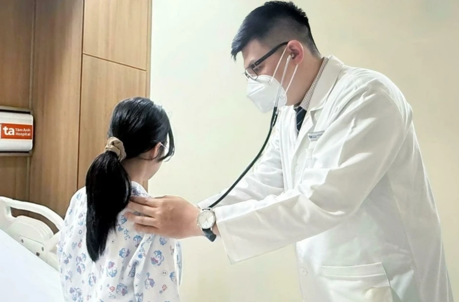 Bé gái 12 tuổi loét dạ dày do vi khuẩn HP - Báo TinVina Bé gái 12 tuổi loét dạ dày do vi khuẩn HP - Báo TinVina