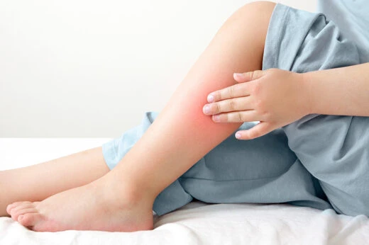 Bé gái 4 tuổi thường xuyên kêu đau chân, gia đình tưởng đau tăng trưởng, đi khám mới biết bé mắc "loại ung thư nguy hiểm nhất ở trẻ em"