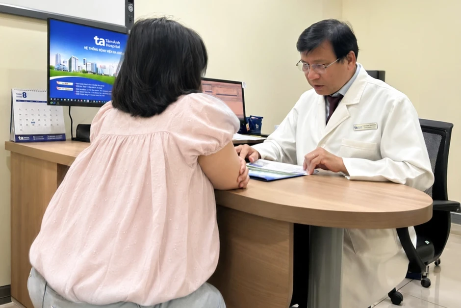 Bé gái béo phì mắc 4 bệnh cùng lúc - Báo TinVina Bé gái béo phì mắc 4 bệnh cùng lúc - Báo TinVina