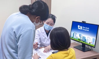 Bé gái hen phế quản kèm viêm mũi dị ứng - Báo TinVina