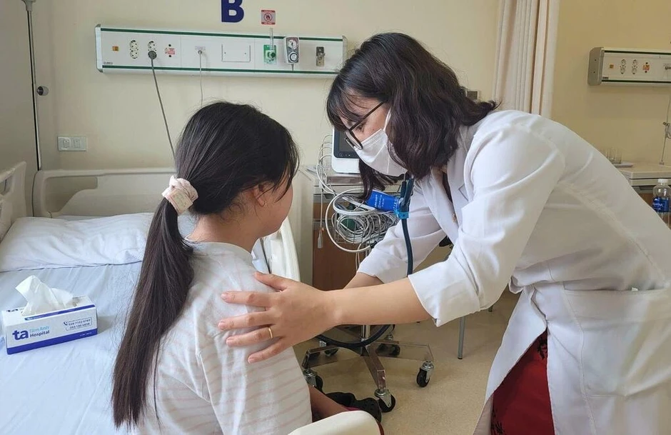 Bé gái mắc hội chứng Cushing do thuốc chứa corticoid - Báo TinVina Bé gái mắc hội chứng Cushing do thuốc chứa corticoid - Báo TinVina