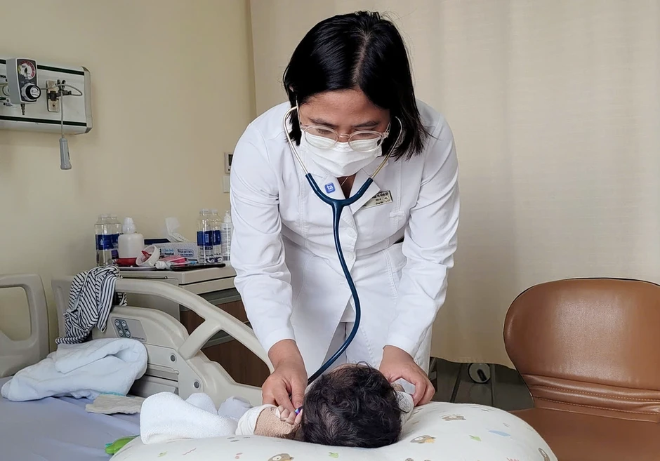 Bé gái viêm phổi do đồng nhiễm Covid-19 và tụ cầu vàng - Báo TinVina Bé gái viêm phổi do đồng nhiễm Covid-19 và tụ cầu vàng - Báo TinVina