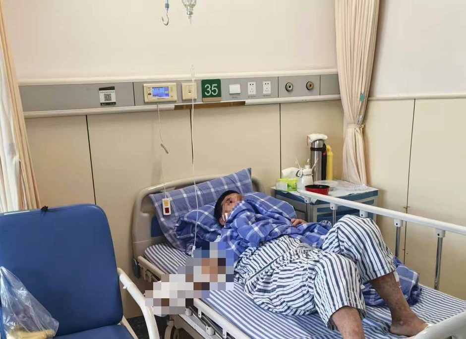 Bé trai 12 tuổi thủng ruột vì loại nước người lớn còn "mê như điếu đổ" Bé trai 12 tuổi thủng ruột vì loại nước người lớn còn "mê như điếu đổ"