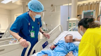 Bé trai 5 tuổi bị đa chấn thương nặng trong vụ tai nạn xe khách tại Tam Đảo đang bình phục sức khỏe