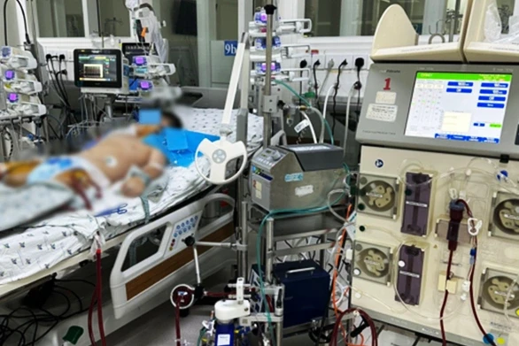 Bé trai bỗng sốc tim nguy kịch sau khi sốt nhẹ vì một siêu vi thông thường Bé trai bỗng sốc tim nguy kịch sau khi sốt nhẹ vì một siêu vi thông thường