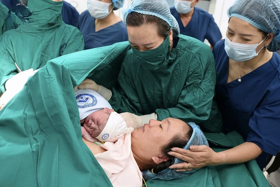 Bé trai nặng 4kg “xông đất” Bệnh viện Phụ sản Trung ương cơ sở 2 Bé trai nặng 4kg “xông đất” Bệnh viện Phụ sản Trung ương cơ sở 2