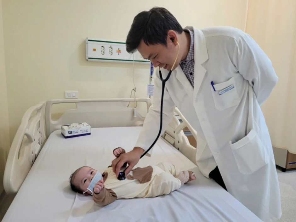 Bé trai nhiễm khuẩn tiết niệu do vi khuẩn kháng thuốc - Báo TinVina Bé trai nhiễm khuẩn tiết niệu do vi khuẩn kháng thuốc - Báo TinVina