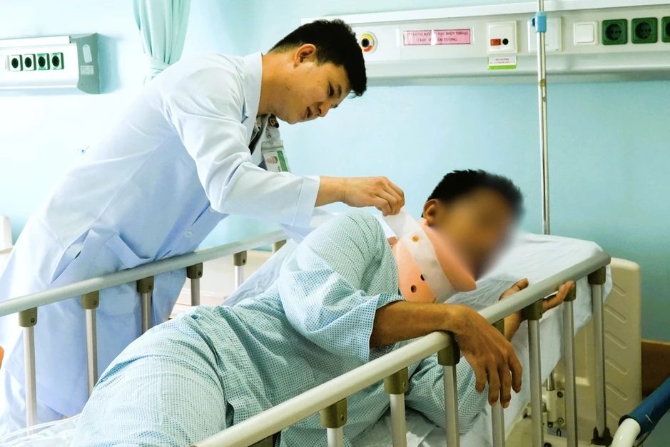 Bé trai ở TPHCM bỗng đau dữ dội vùng kín lúc rạng sáng, suýt mất tinh hoàn