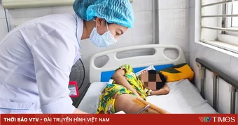Bé trai suýt mất chân vì tụ cầu vàng phá hủy xương đùi