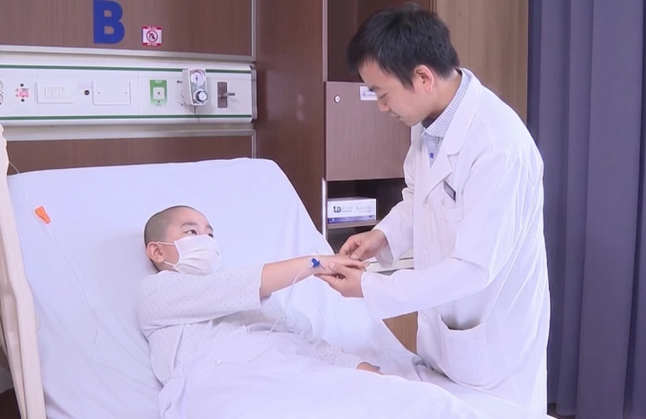 Bé trai tụ máu não sau va đập vùng đầu - Báo TinVina Bé trai tụ máu não sau va đập vùng đầu - Báo TinVina