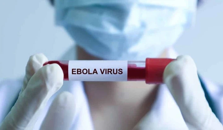 Bệnh Ebola tử vong đến 90%, Bộ Y tế ra chỉ đạo khẩn, yêu cầu cách ly nghiêm ngặt Bệnh Ebola tử vong đến 90%, Bộ Y tế ra chỉ đạo khẩn, yêu cầu cách ly nghiêm ngặt