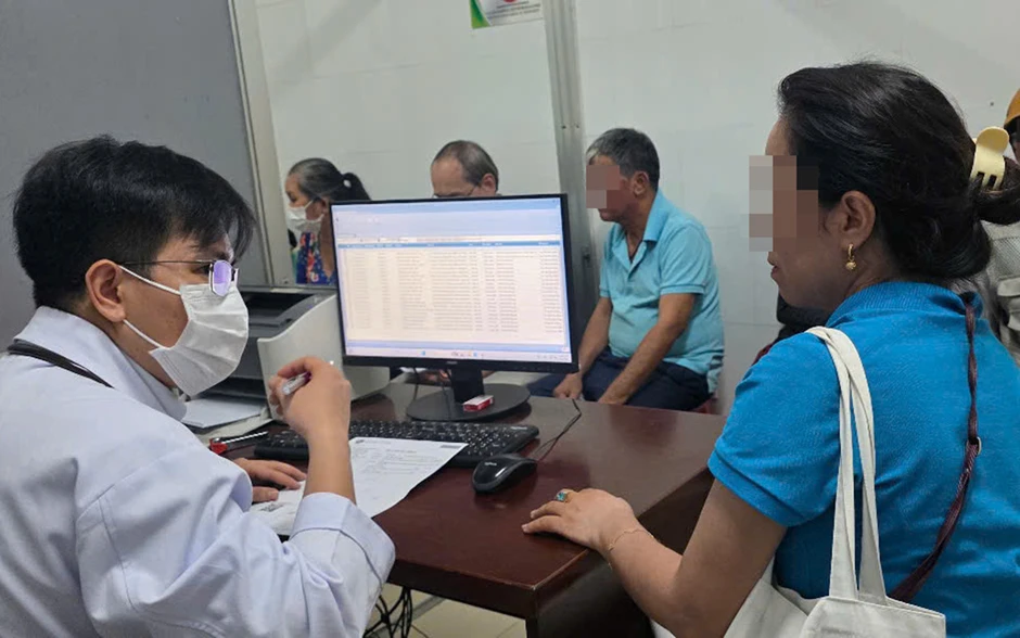 Bệnh nhân BHYT ngơ ngác vì còn thời gian nhưng đã hết số khám Bệnh nhân BHYT ngơ ngác vì còn thời gian nhưng đã hết số khám