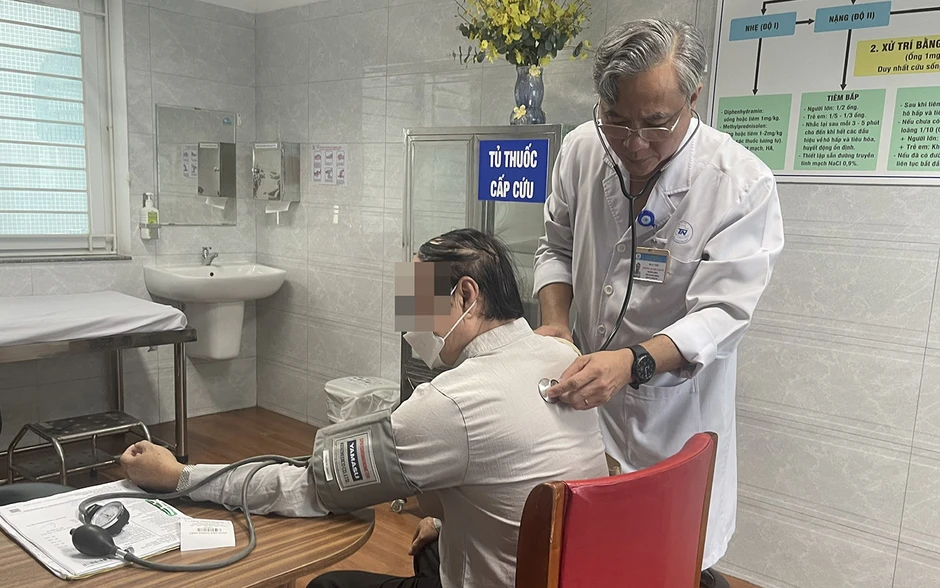 Bệnh nhân BHYT ngơ ngác vì còn thời gian nhưng đã hết số khám Bệnh nhân BHYT ngơ ngác vì còn thời gian nhưng đã hết số khám